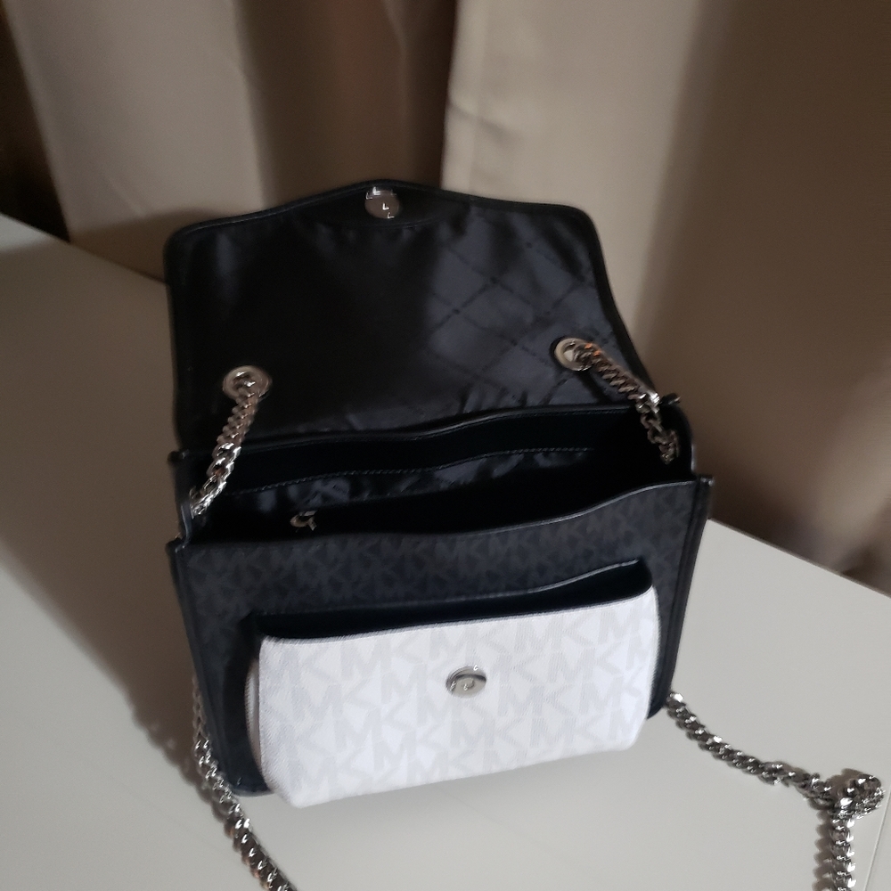 Michael Kors Crossbody - Picture 2 of 8